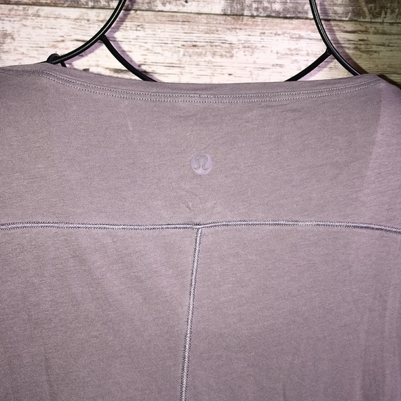 Lululemon lavender purple top slit sides active wear everyday wear size … - Picture 5 of 8
